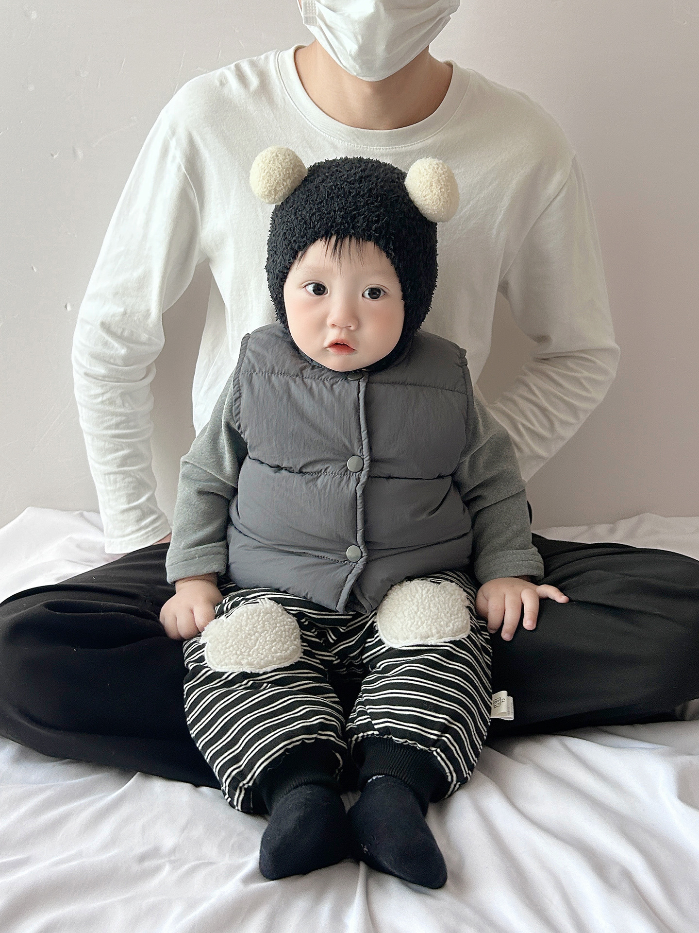 INS ropa de invierno para bebés, guapo chaleco de algodón grueso para bebés y niños calientes en invierno para salir a los hombros de la marea.