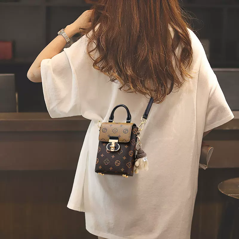 手机包包女2025新款百搭斜挎包小众设计师轻便迷你高级感小包bags