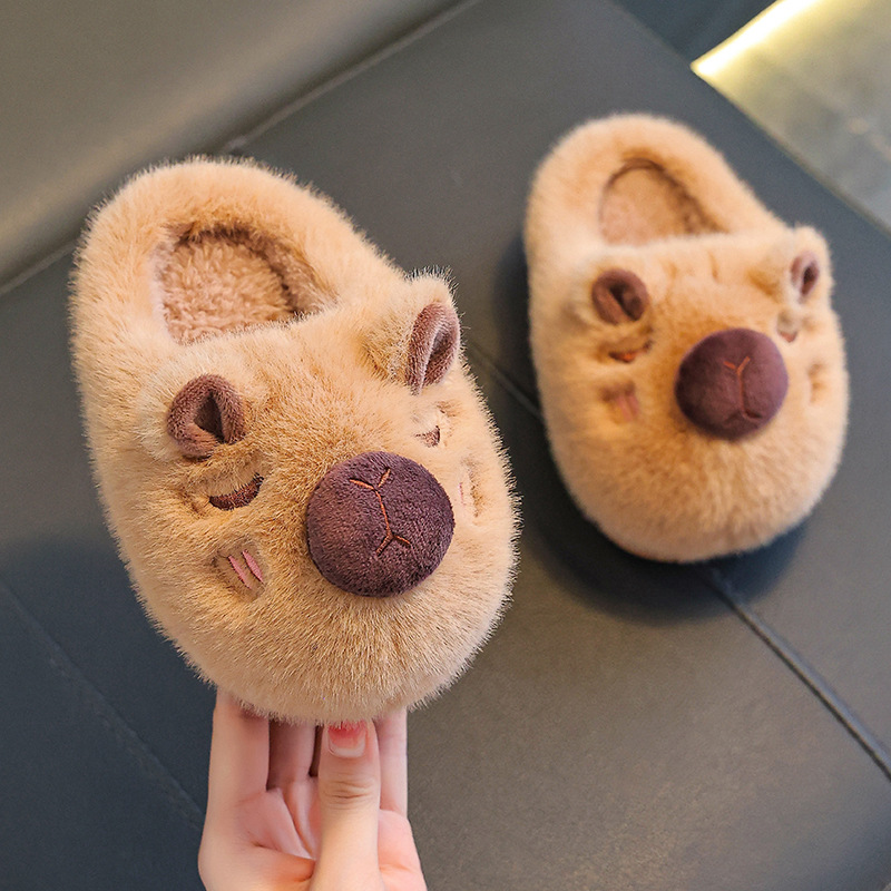 Zapatillas de algodón para niños Capibara, invierno para niños y niñas, calentamiento y pelusa para padres y niños mayores, bolsas caseras de zapatos de algodón.