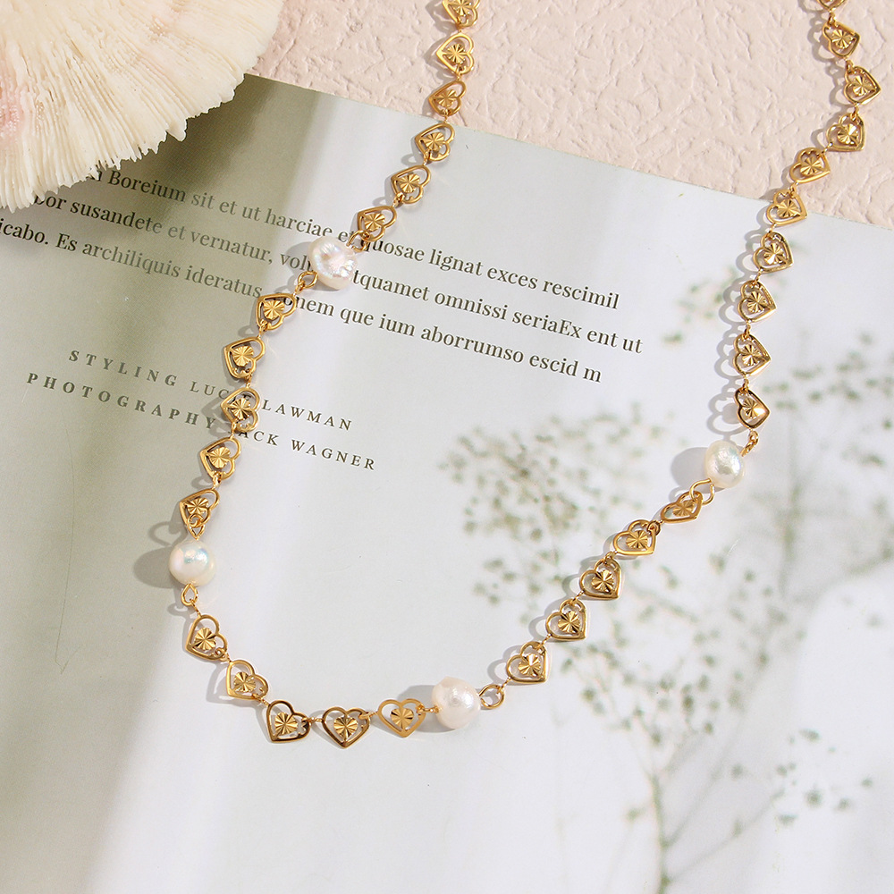 Fashion Heart-shaped Plated 18K Four Pearl Stainless Steel Necklace