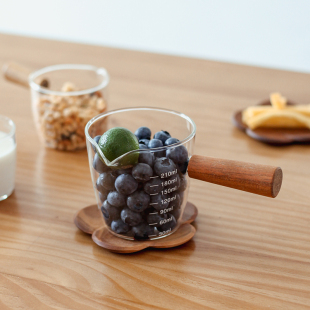 Zhongzhiyi Japanese Heat-Resistant Glass Milk Jug Small Milk Cup with Scale Extraction Cup Wooden Handle Measuring Cup Home Kitchen Baking