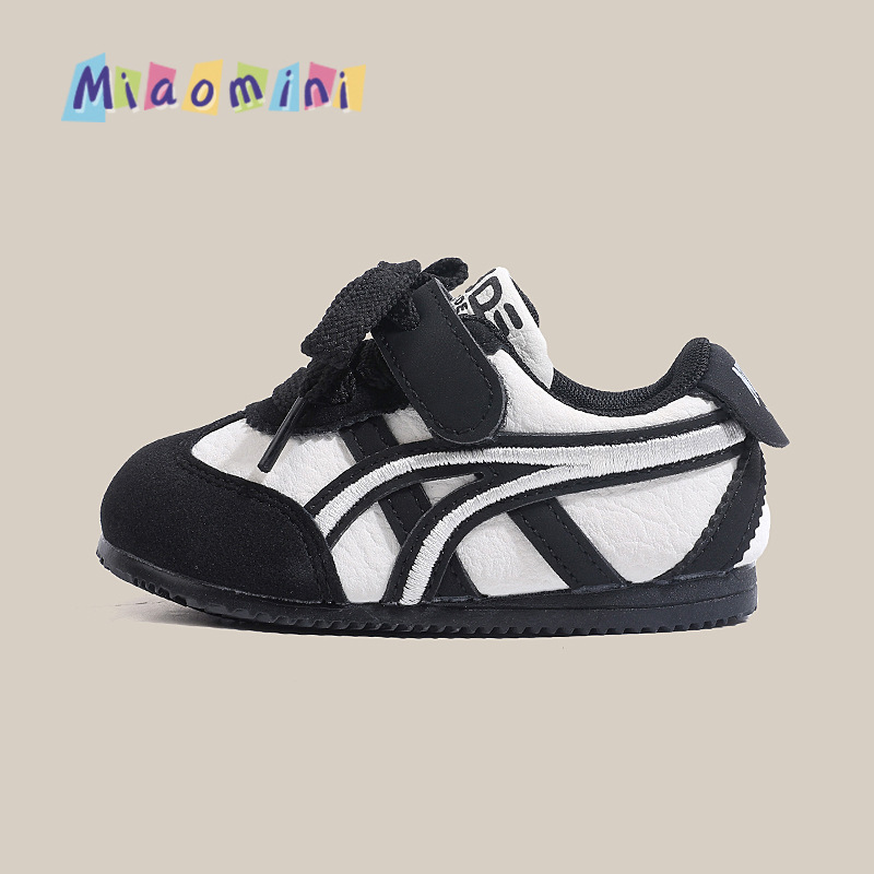 2026 primavera y otoño nuevos zapatos para niños Gump zapatos deportivos coreanos para niños zapatos de entrenamiento de skate para bebés zapatos para niños pequeños