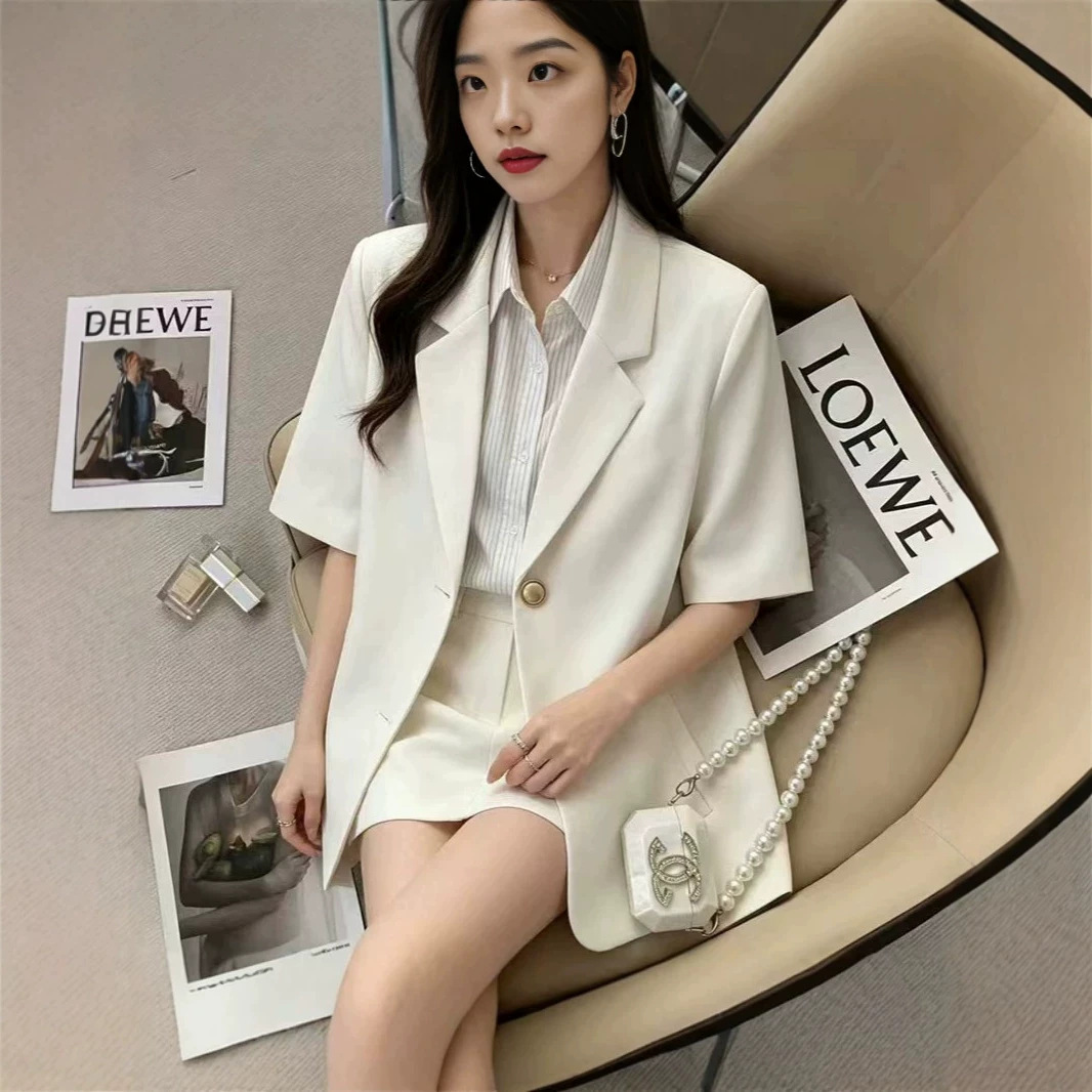 New Style Elegant Short-Sleeved White Blazer Jacket for Women, Korean Style, Fashionable, Light Luxury Feel, 2026 Spring and Summer New Product