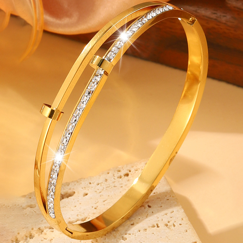 Pulsera de Acero de Titanio con Incrustación de Diamantes