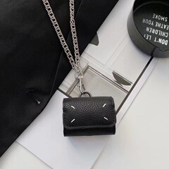 Margielaイヤホン保護カバー首を掛けて斜めにチェーンをまたいでairpos 2/3世代の皮質潮牌の対外貿易の金を適用します。