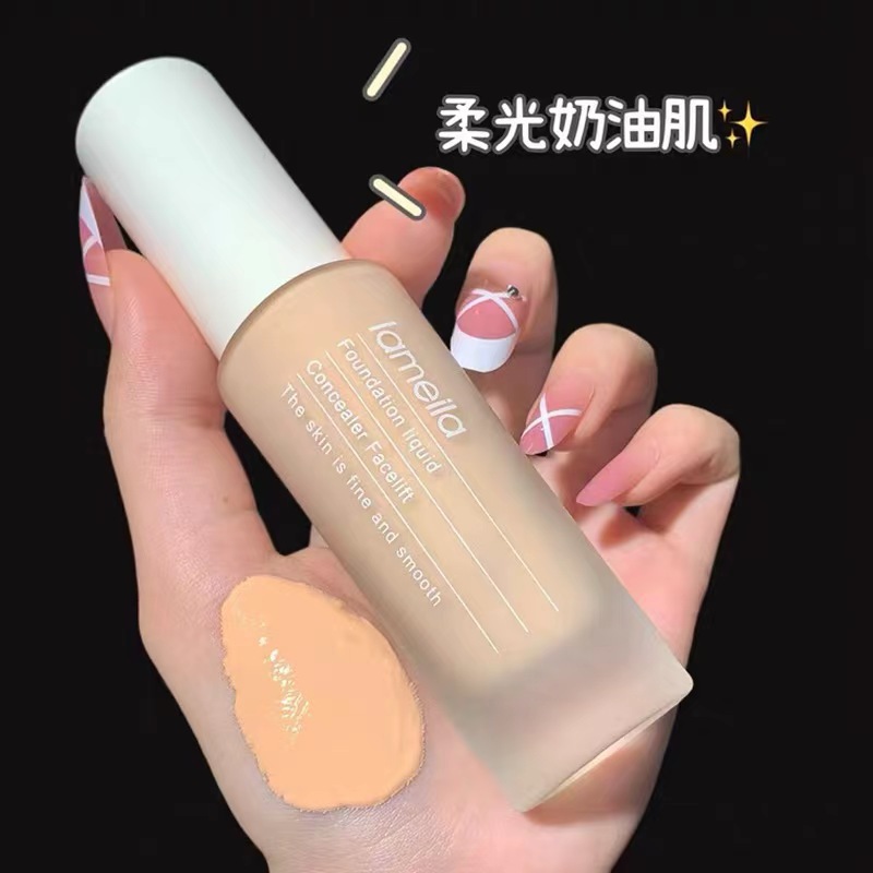 Liquid foundation is clear, moisturizing and long-lasting. Students with dry skin and oily skin are not easy to get stuck. Isolate makeup cream. Makeup wholesale.