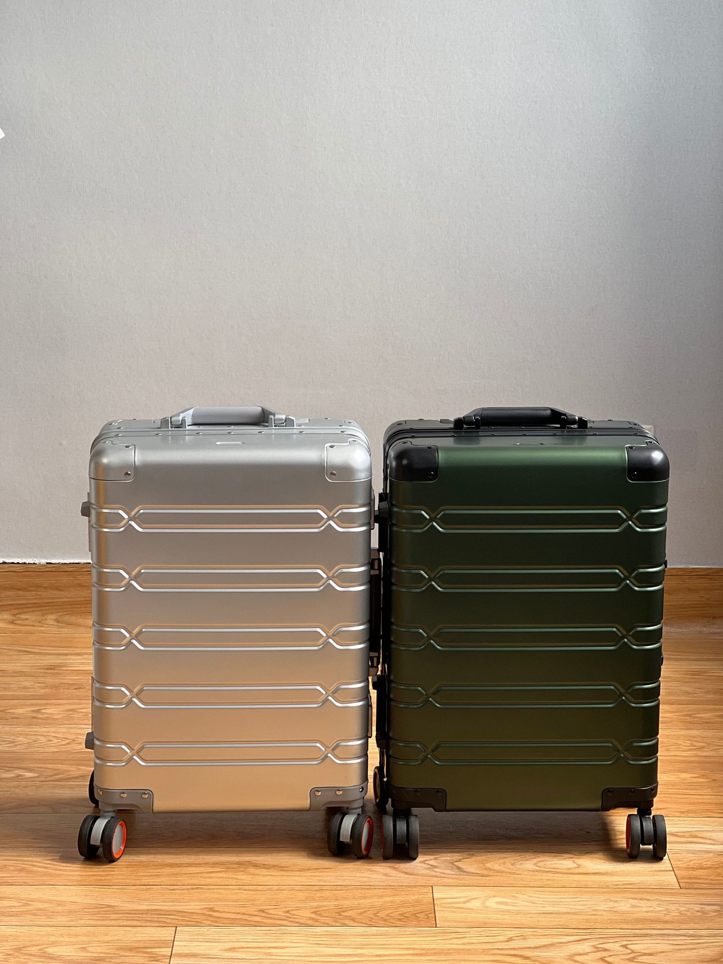 Vollständig aus Aluminium-Magnesium-Legierung gefertigter Trolleykoffer, universeller Trolleykoffer aus Aluminium-Legierung, Damenkoffer 24 Zoll, Metallbox mit Zahlenschloss, Hartschalenkoffer