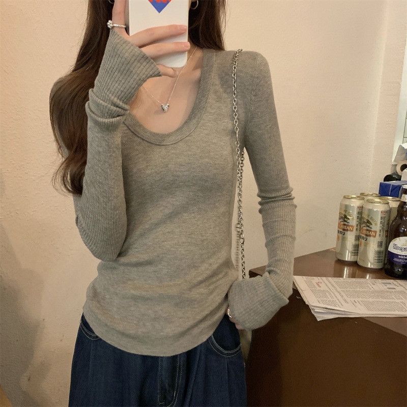 Spring camel fitted knitted sweater