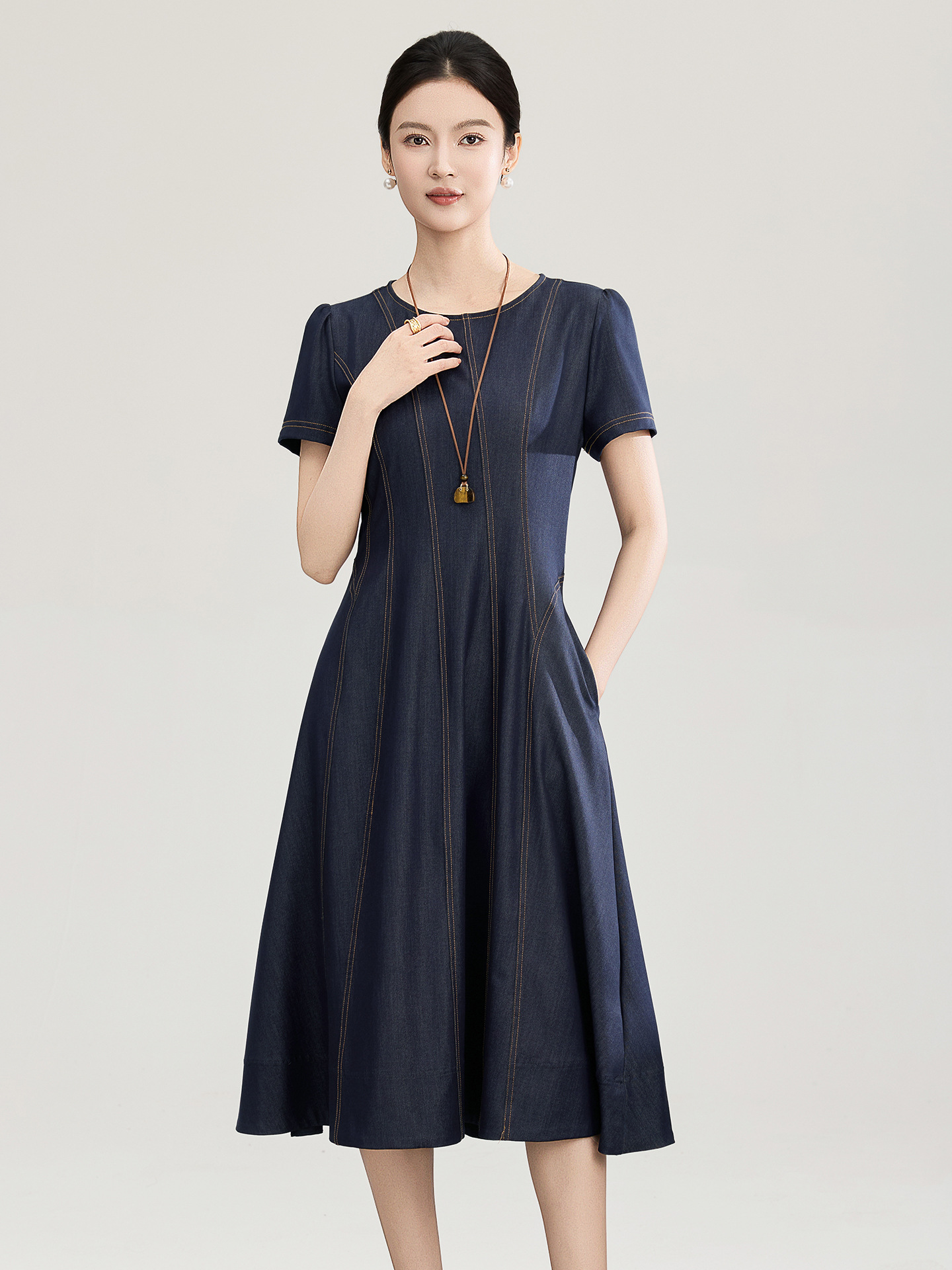 Đầm denim nữ tay ngắn thắt eo phong cách vintage chất liệu tencel cotton thoáng mát — màu xanh đậm