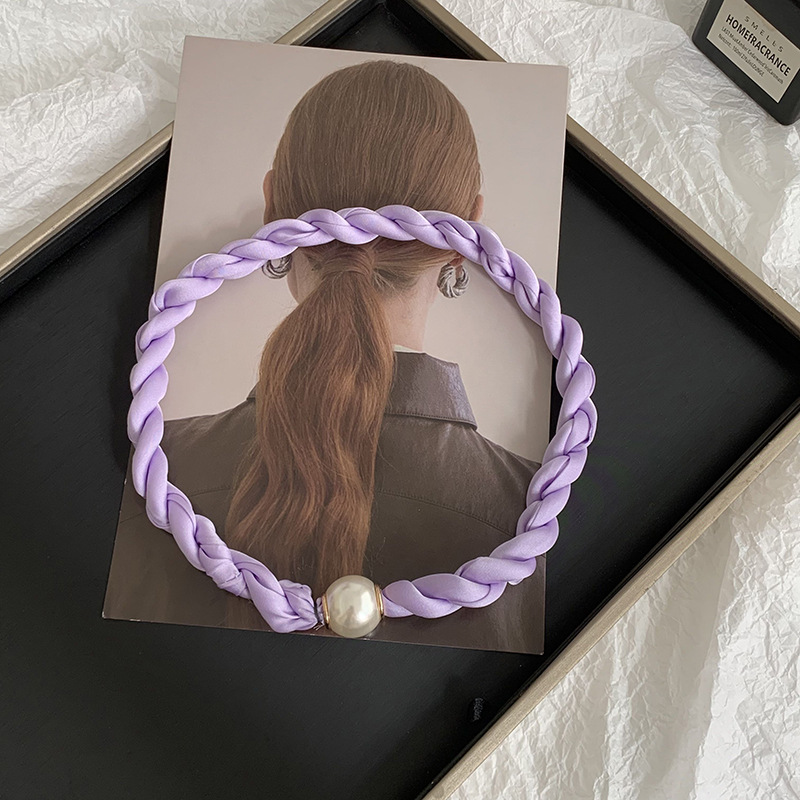 Pañuelo de seda con collar de perlas tortas Primavera y verano Nuevos productos Temperamento de moda Decoración multifuncional Pañuelo de seda con hebilla magnética para mujer