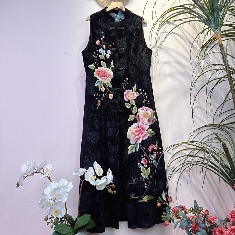 Chinese Style Women's Long Vest Autum New Mother's Jacket Ethnic Style Cardigan Peony Embroidered Vest