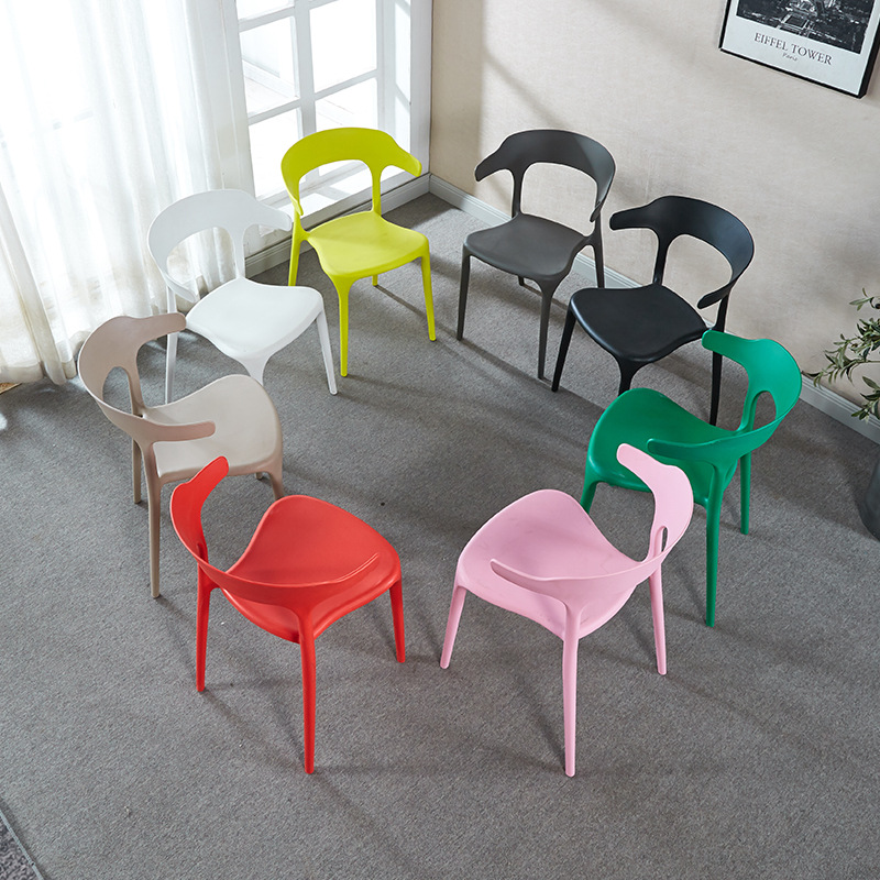 북유럽 식당 의자 플라스틱 등받이 인터넷 연예인 책상 의자 식당 의자 홈 플라스틱 게으른 레저 의자