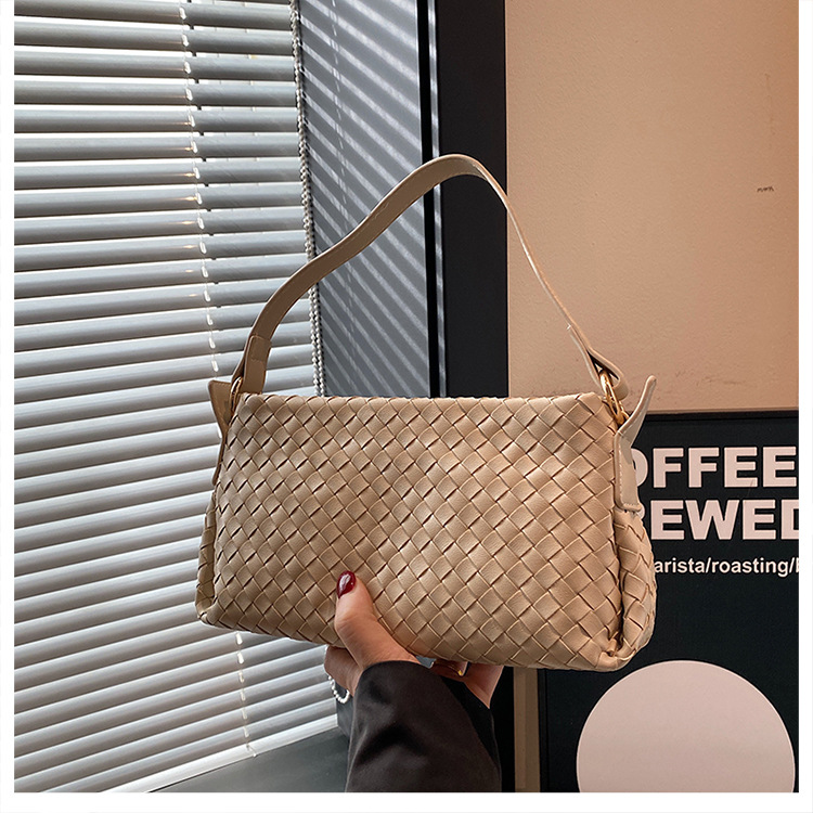 311g Weight Polyester Lining Material Weave Fashion Element Zipper Closure Type Single Shoulder Strap Strap Type Shoulder Bag Bags Type Casual, Daily, Shopping Occasion Pu Leather Material Solid Color Pattern All Seasons Season Women's Gender Basic Style Square Shape Women's Pu Leather Solid Color Basic Weave Square Zipper Shoulder Bag 13