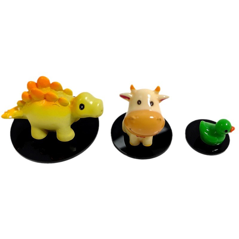 Nuevo estilo negro de dibujos animados base transparente pastel horneado adornos de coche micro paisaje de alta gama acrílico 2.5CM