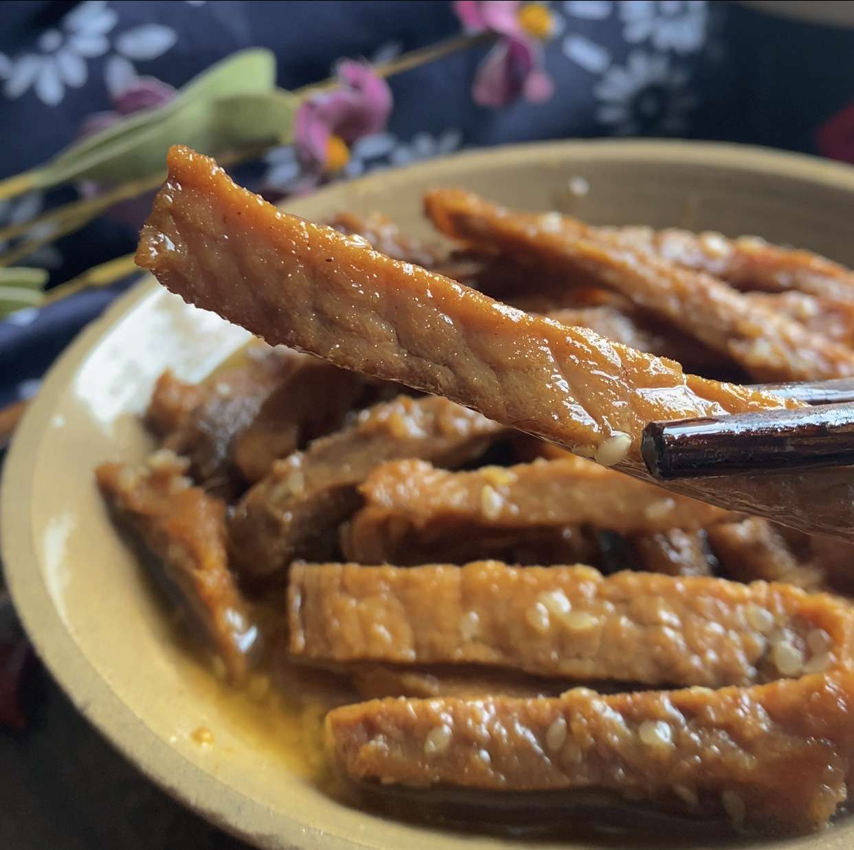 厂家直销四川特产冷吃牛肉片五香牛肉条