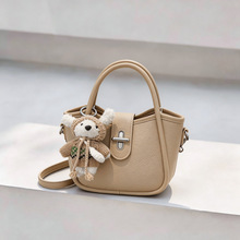 �羳�¿ɫС���������֦�y���²˻@��ˮͰ���μ�б���Ů����
