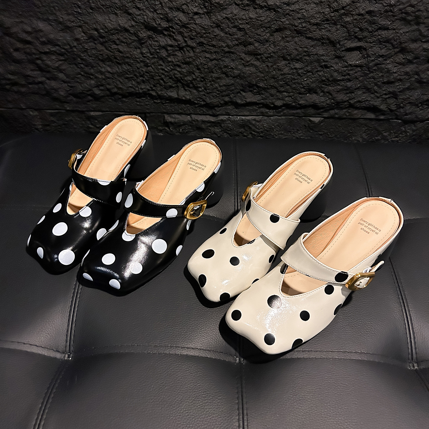 Giày mule nữ mũi vuông họa tiết chấm bi, gót cao khoảng 6 cm, phong cách Pháp — màu đen, màu trắng ngà
