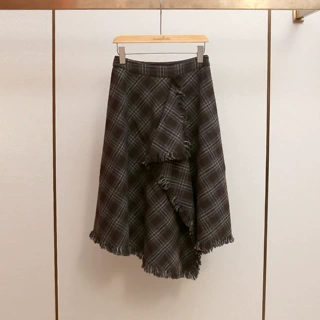 深圳南油高端女装秋冬新款法式复古A字高腰不规则毛边格子半身裙