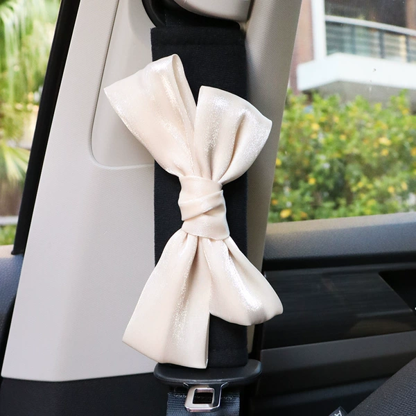 Linen shoulder pads (1 pearlescent rice)