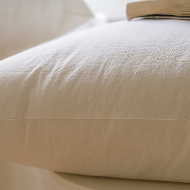 Fujisan View Japanese-Style Hotel Pillow: Neck-Protecting Cotton Core, Ergonomic Design for Restful Sleep