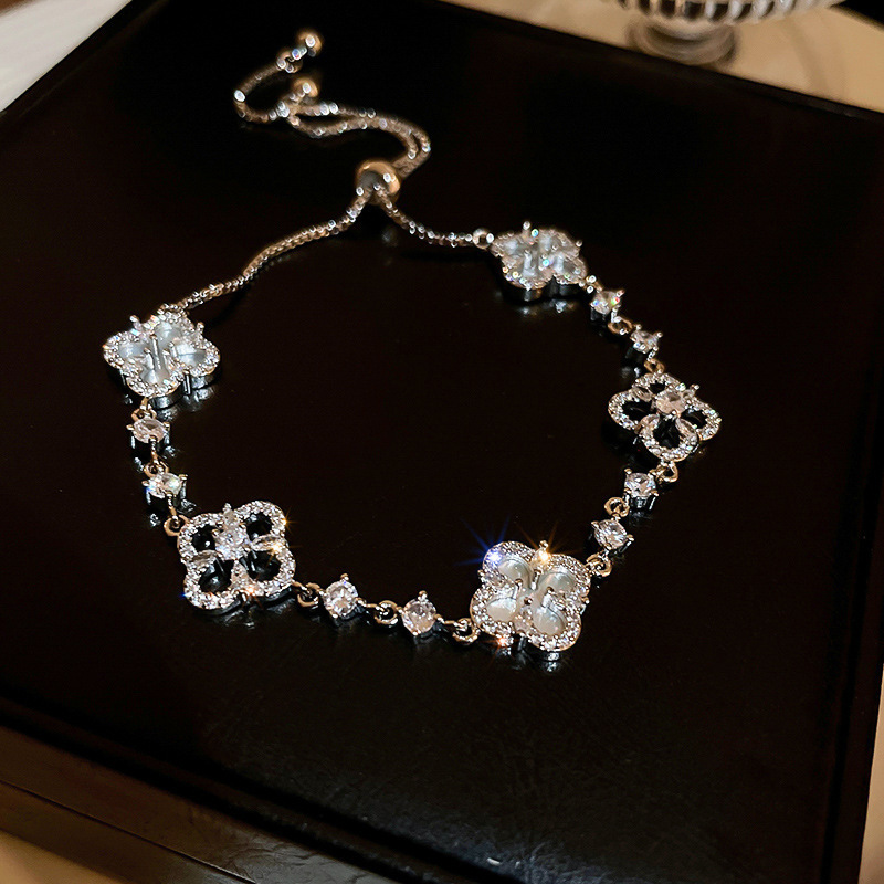 Simple color circón pull-out pulsera de moda elegante todo partido pulsera luz lujo alto sentido pulsera para las mujeres al por mayor