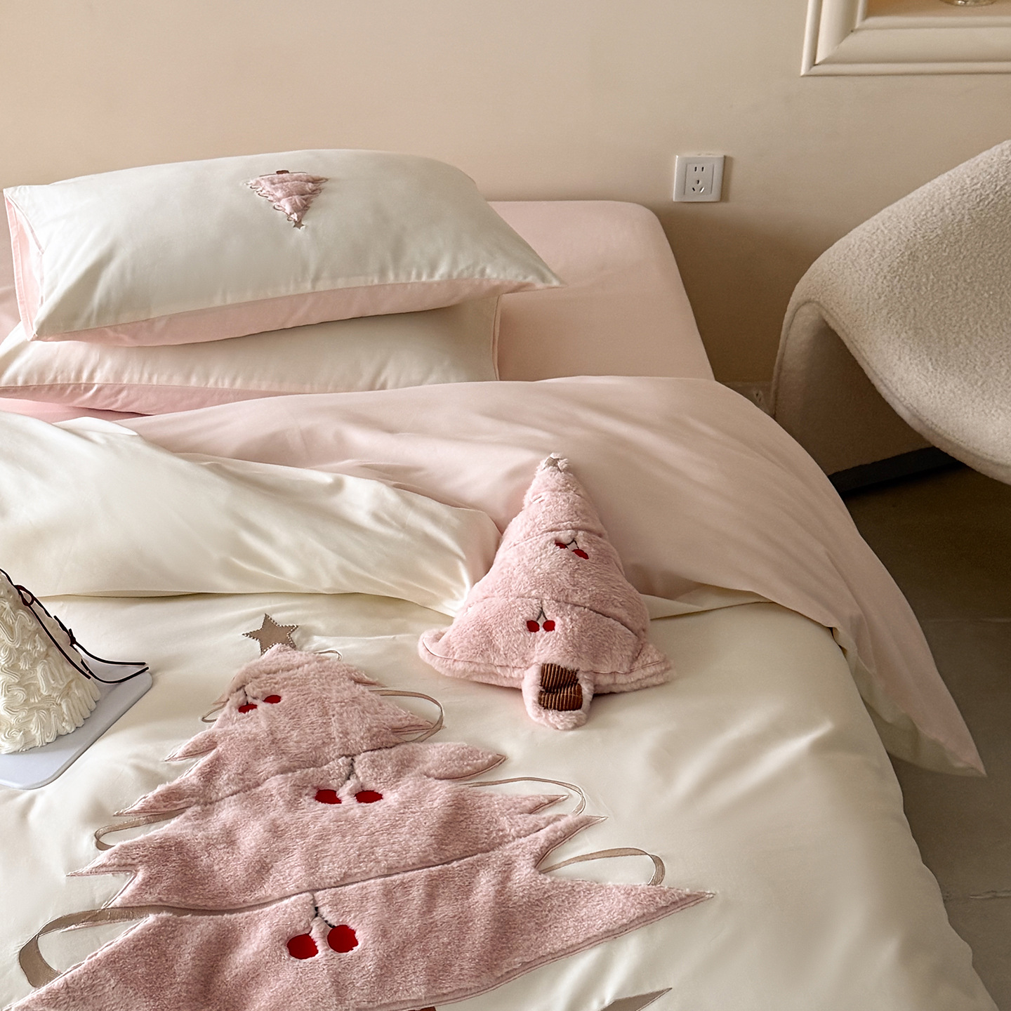 Luxury 100s Long-staple Cotton Bedding Set With Towel Embroidery_voghion.com