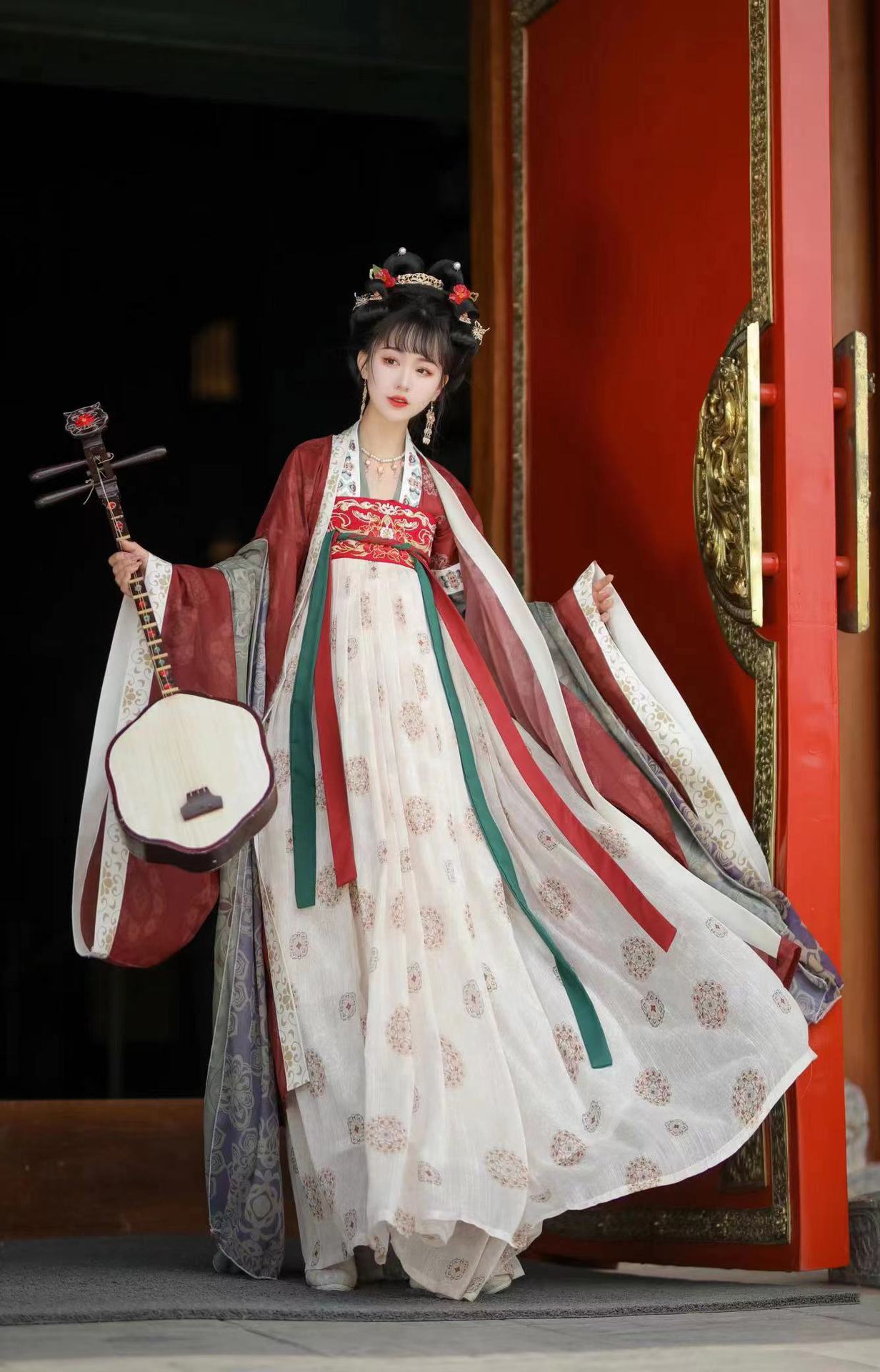 Princess of the prosperous Tang Dynasty in Blossom Jingning, original Tang-made Hanfu for women, restored half-arm chest-length underskirt, complete set of Chinese-style ancient costumes
