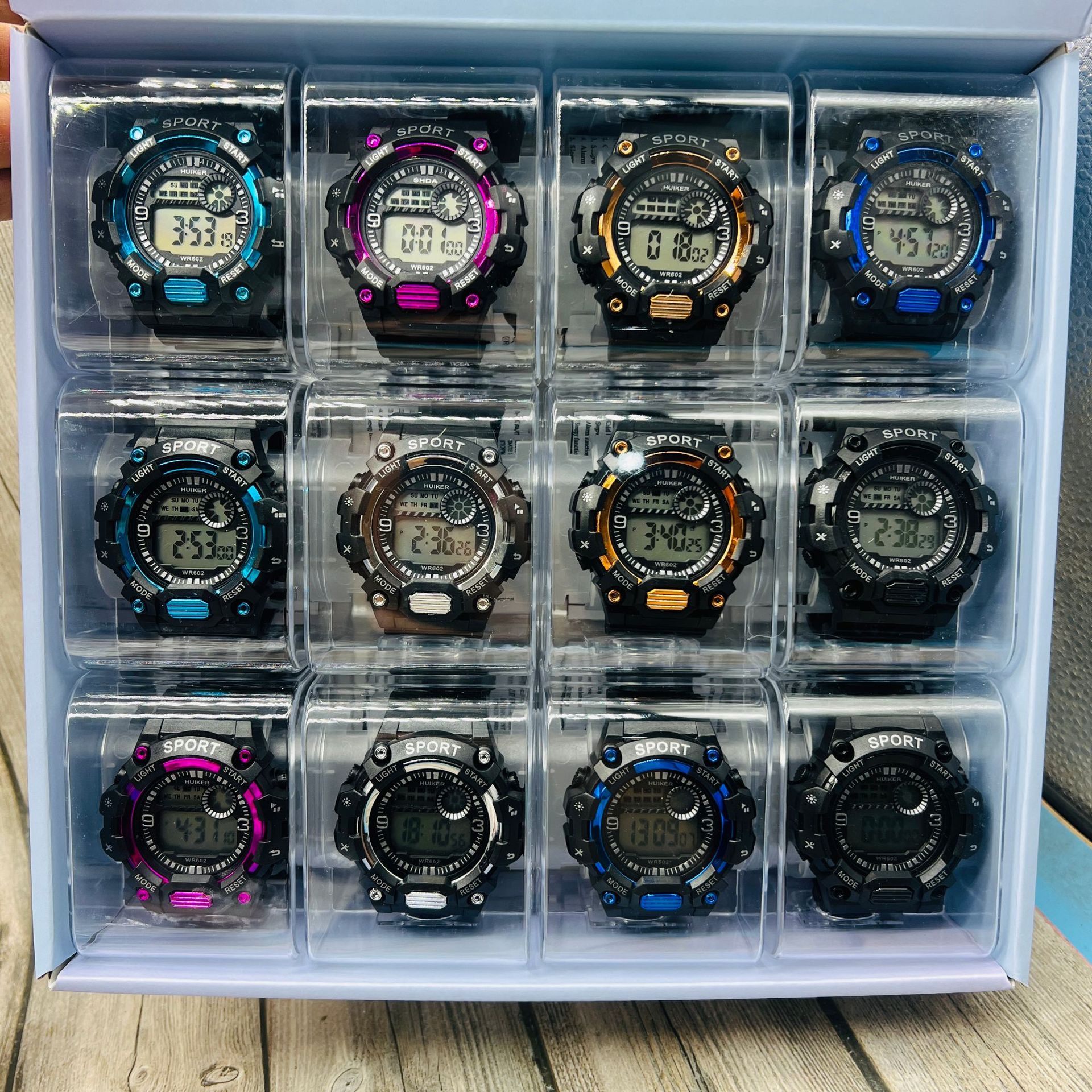 Reloj de cuarzo nuevo reloj electrónico LED coreano simple reloj de estudiante caja de plástico transparente reloj gran cantidad Congyo