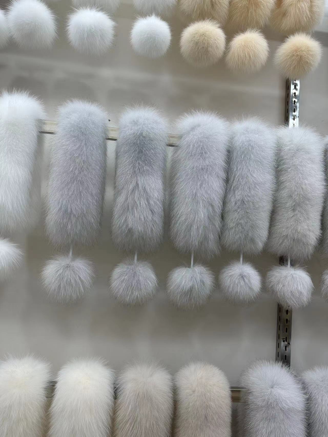 批发韩版高档冬季加厚狐狸毛球围巾时尚保暖柔软小围脖百搭毛领