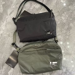 Birds and Birds 2025 新しい刺繍入り 6L スポーツとレジャーのシングルショルダー脇の下クロスボディバッグ、男性と女性のカップル向け、大容量収納