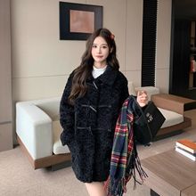 羊羔毛外套女2025新款秋季女装牛角扣中长款黑色皮毛一体大衣