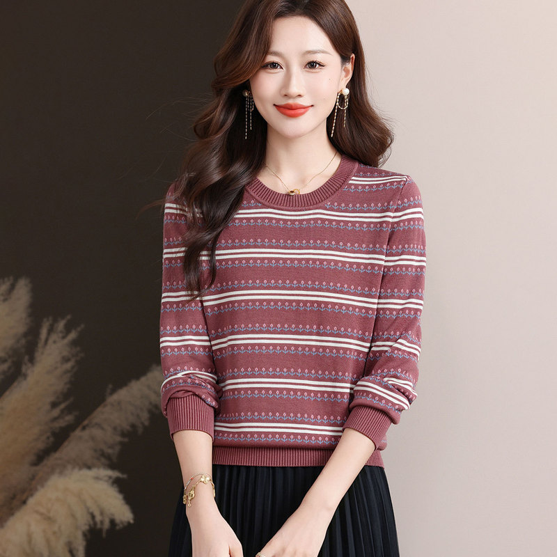 【厂家直供】撞色圆领条纹针织短款女士毛衣时尚减龄显瘦打底衫潮|undefined