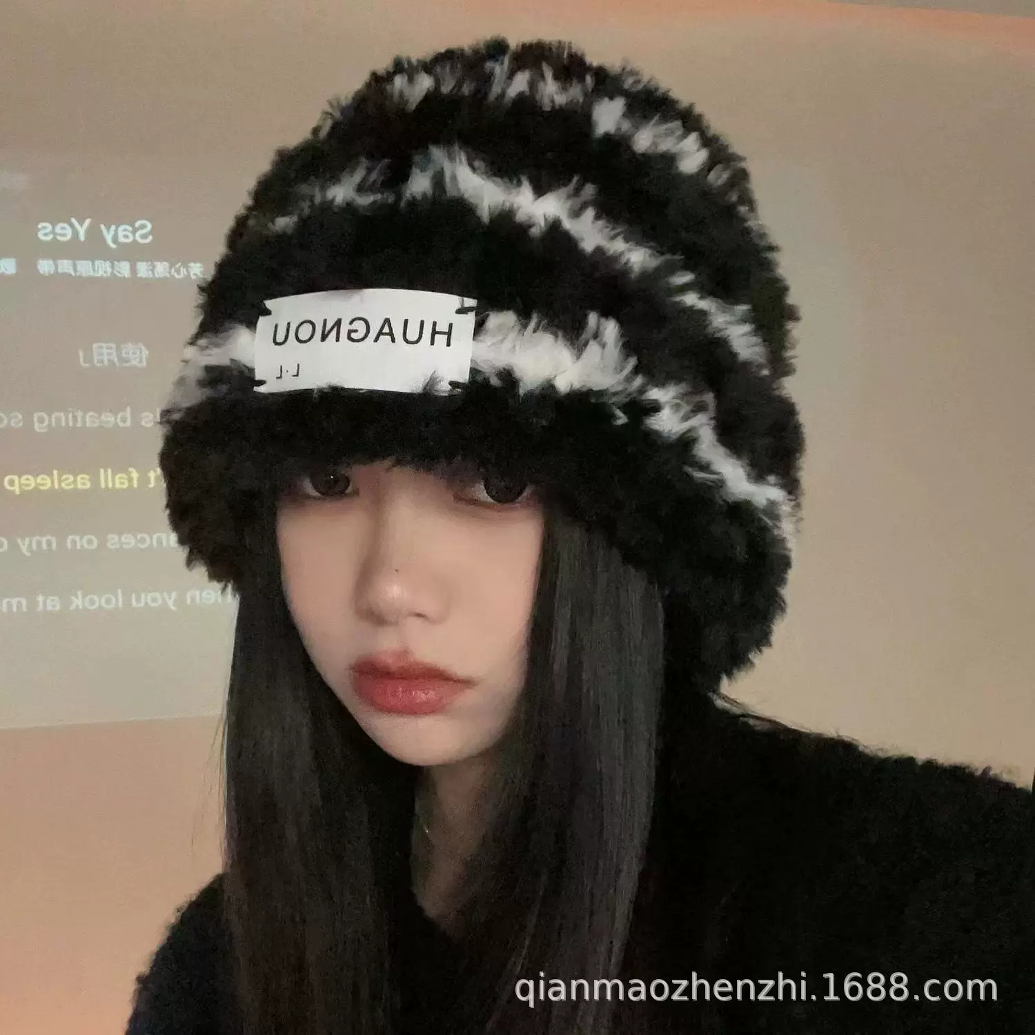 韩版大头围帽子 女款时尚条纹显脸小毛线帽秋冬毛绒绒保暖冬帽女