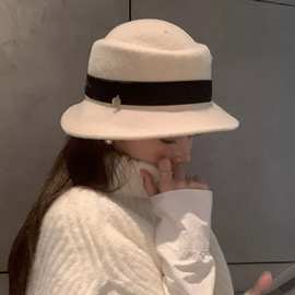 澳洲羊毛白色礼帽女秋冬赫本风优雅毡帽小香气质渔夫帽洋气美拉德