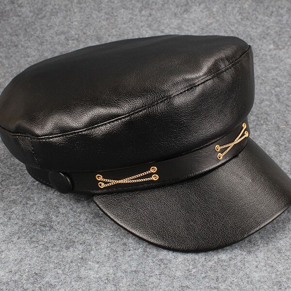 Demi-season fashionable cap