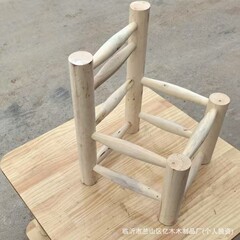 放射松木の芯の腰掛けの足のメーカーは個性の腰掛けの足の手作りの木の製品を生産します。