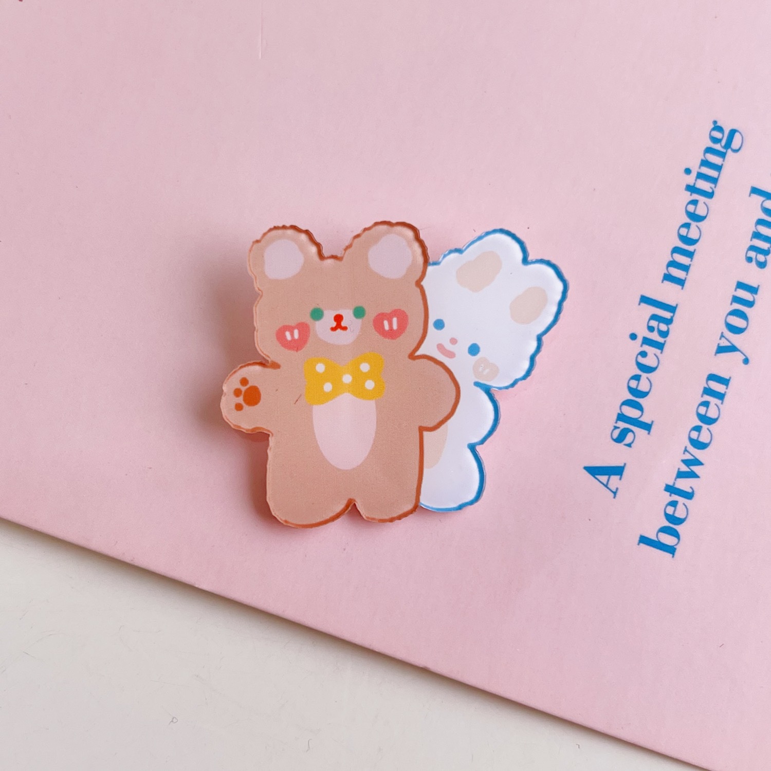 Tengyi ins viento lindo de dibujos animados acrílico cachorro broche insignia al por mayor ropa bolso colgante joyería pin