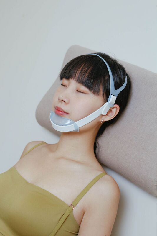 口呼吸矯正装置、睡眠中の口の開閉を防ぐ、口のいびきを矯正し防止する装置|undefined