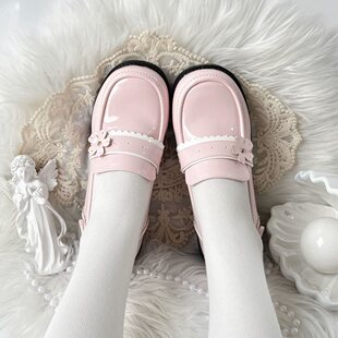 ��؈؈�紨��lolitaС���^�е͸�JK�Ʒ�Ь��Ƥ�и��ճ��ٴ�����Ů