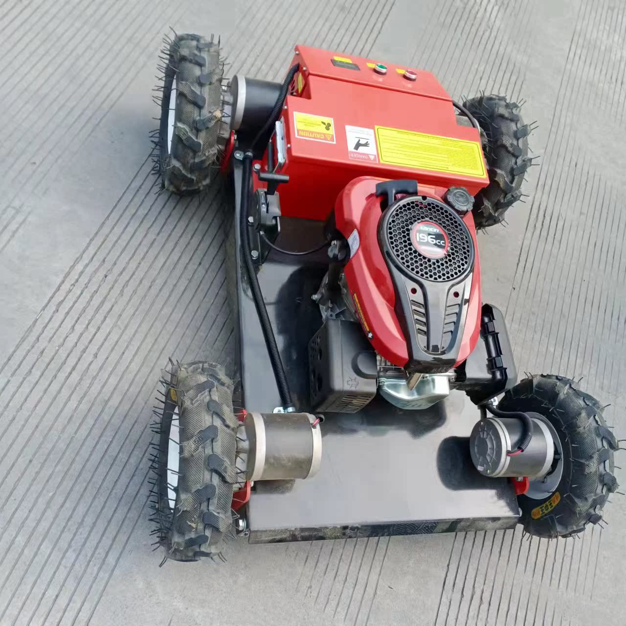 小型果园遥控割草机 高尔夫球场割草道路两旁除草 遥控轮式割草机