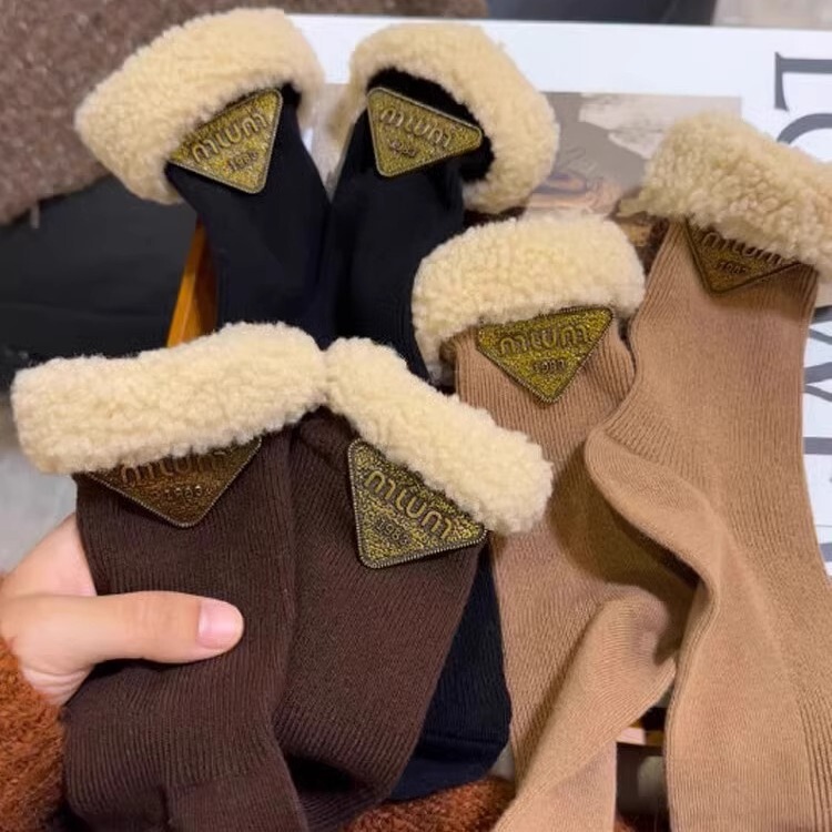 Autumn and Winter New European Socks Mouth Maomao Mid-length Socks Women's Hand-stitched Metal Standard Internet Popular Fashionable Socks Casual Snow Boots Socks