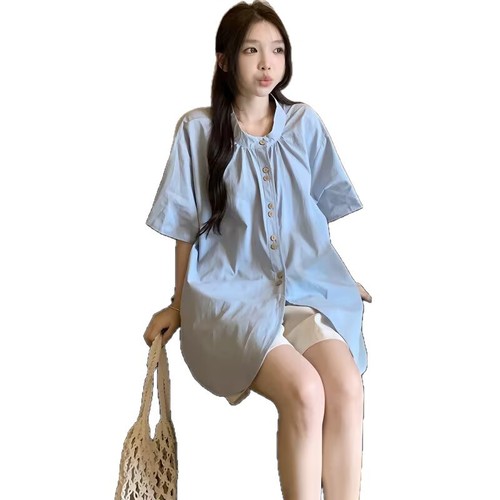 Women's Summer Round Neck Short Sleeve Shirt with Korean Design Style, Unstructured Blue Blouse, Fashion Upfit for Summer, Versatile