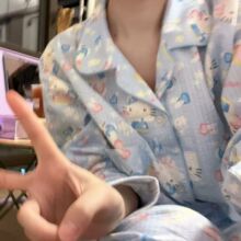 �ɐ�Kitty؈˯��Ů���＾�L���Lѝ���b����Ů�W���������e�Ҿӷ�