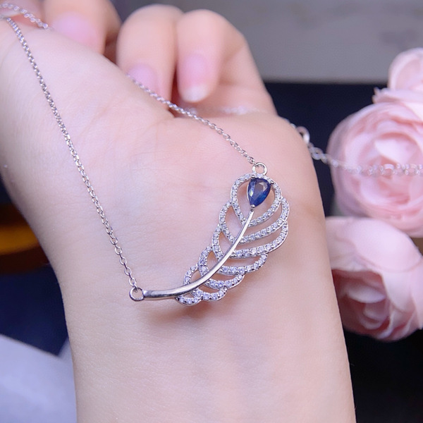 Sapphire pendant jade