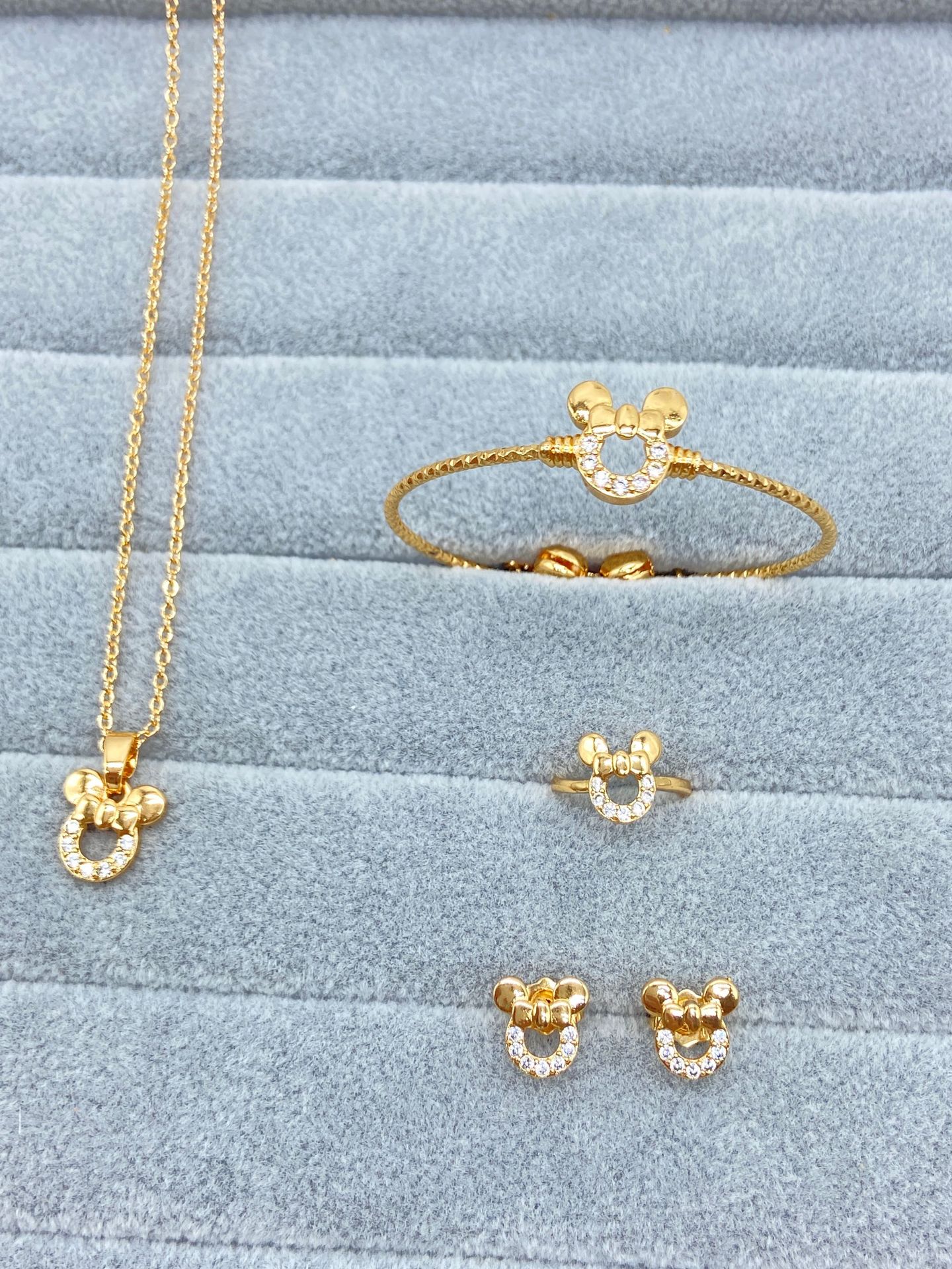 Juegos de joyería para niños mariposa cereza Mickey cobre oro zircon anillo pendientes brazalete collar joyería conjunto de cuatro piezas image 17