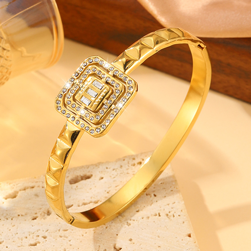 Pulsera Cuadrada Calada con Diamantes de Acero de Titanio, Resistente a la Desteñidura, para Parejas image 8