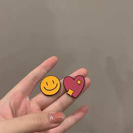 独特笑脸爱心不对称耳环小众设计感高级少女古怪可爱耳钉女