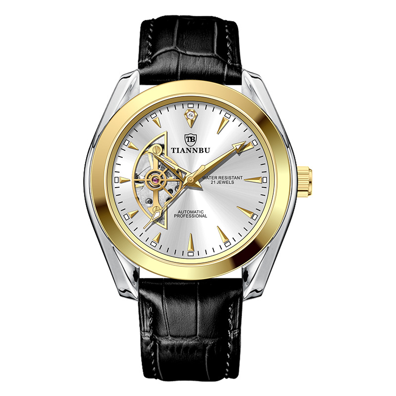 금색과 흰색 얼굴 사이 검은 벨트