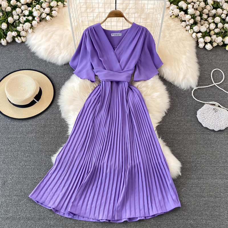 French-Style Pleated Slim-Fit Long Holiday-Style Chiffon Pleated Dress, Solid Color, Elegant V-Neck, New French-Style Dress French-Style Pleated Slim-Fit Long Holiday-Style Chiffon Pleated Dress, Solid Color, Elegant V-Neck, New French-Style Dress