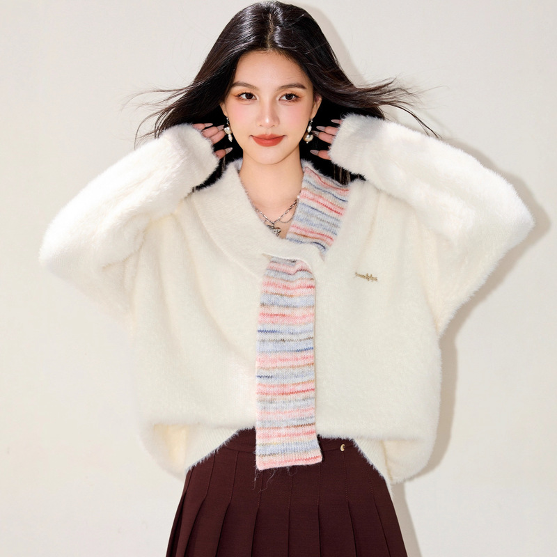 R5610气质2025休闲围脖拼接设计感针织衫男女V领休闲百搭情侣毛衣|undefined